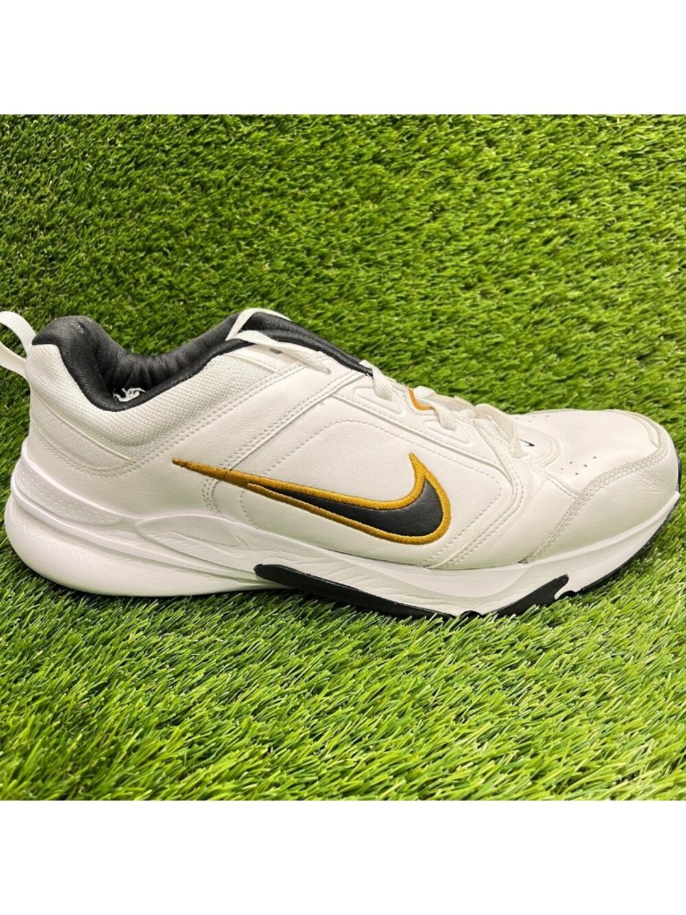 Nike Defy All Day Mens Size 13 4E White Leather Athletic Running Shoes Sneakers